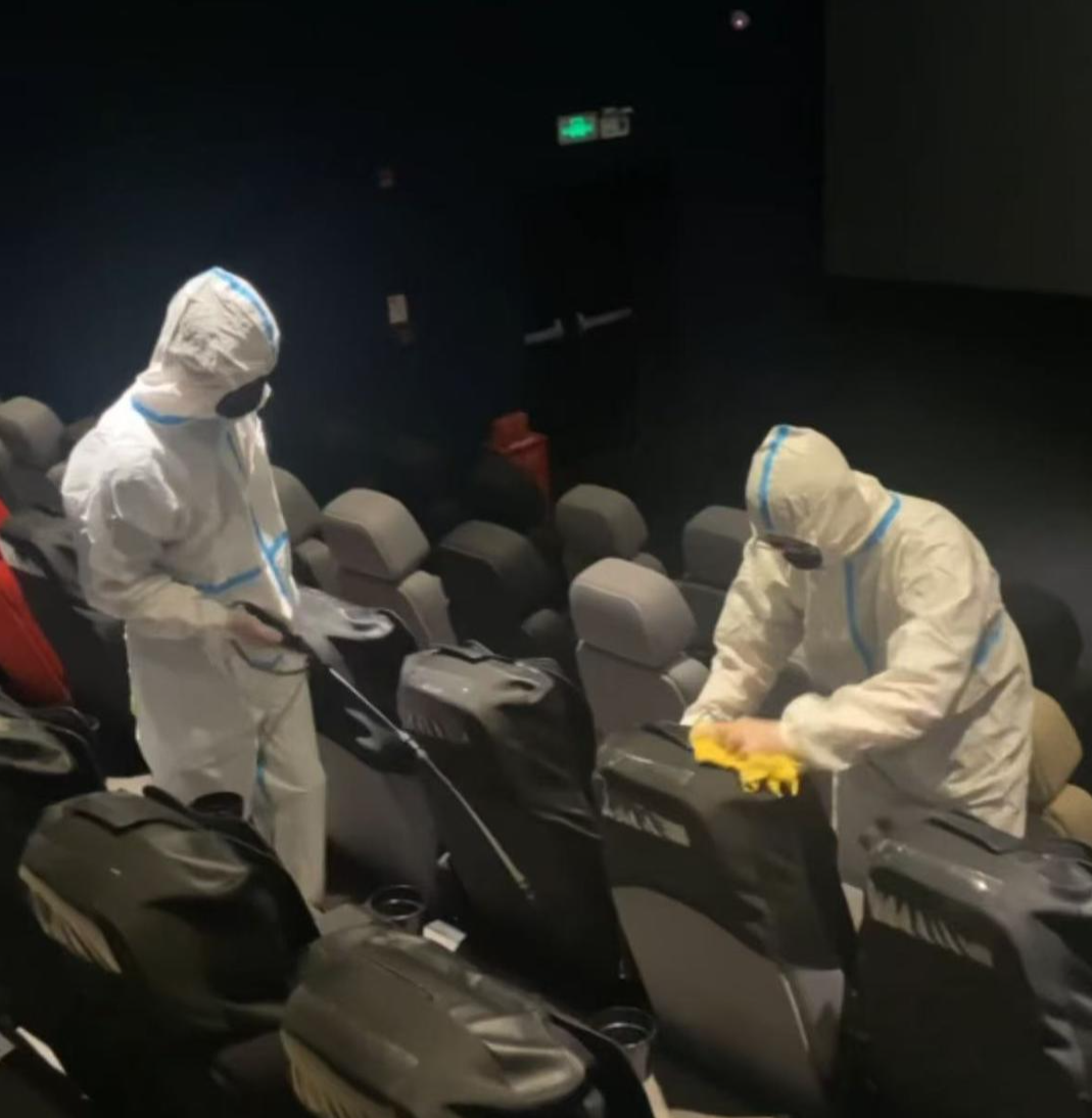 椅上布满白色虫卵当地影院回应不朽情缘游戏网站址女子发现座(图2)